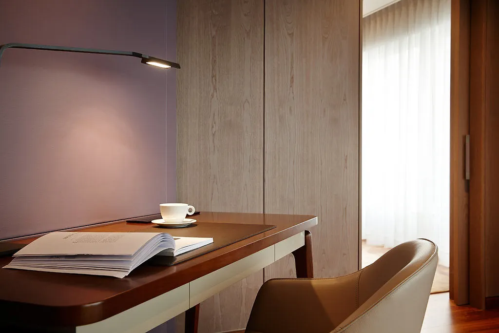 *****  Signiel Seoul Hotel South Korea